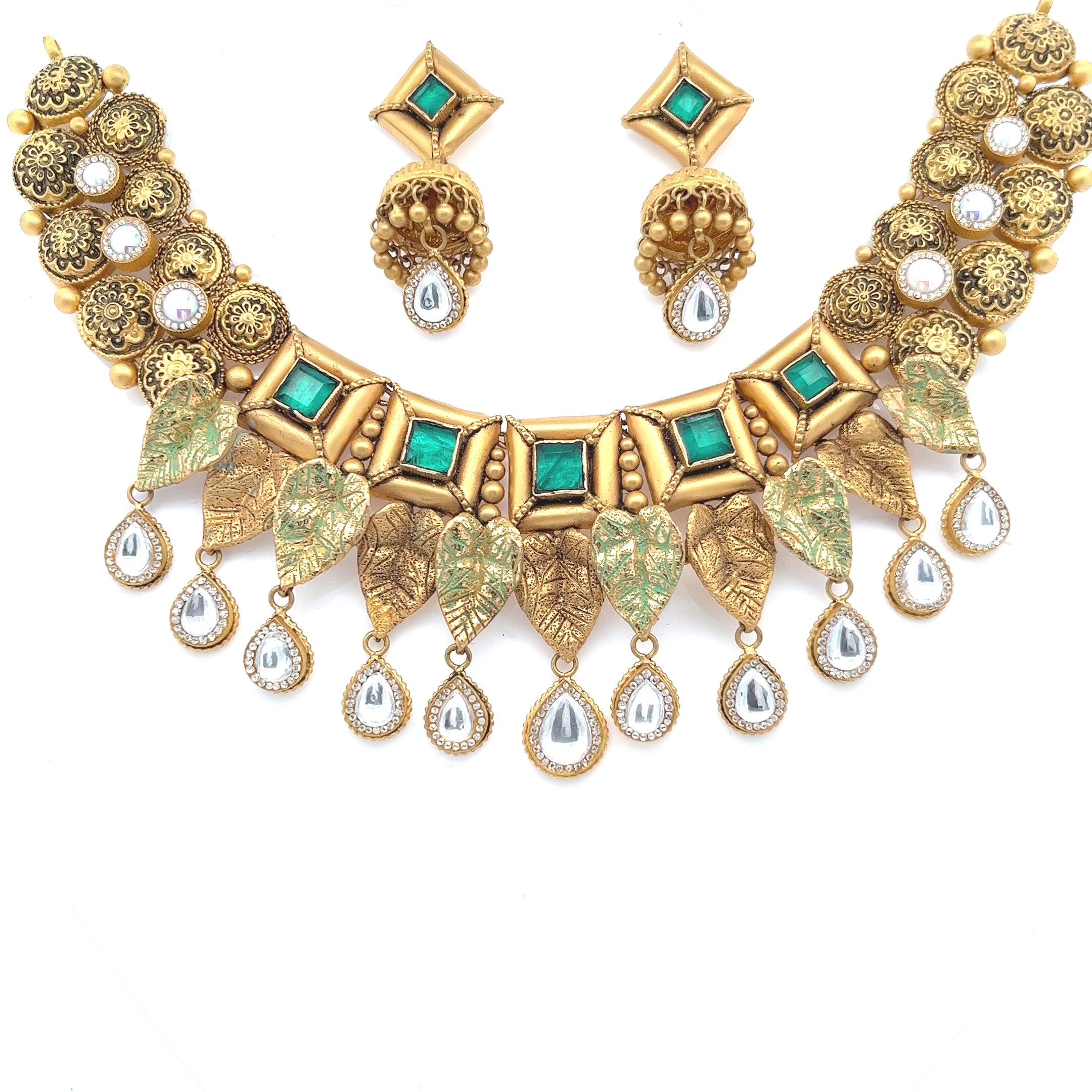 Ishita Gold Necklace