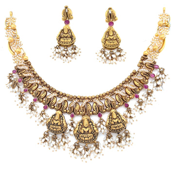 Harshita Gold Necklace