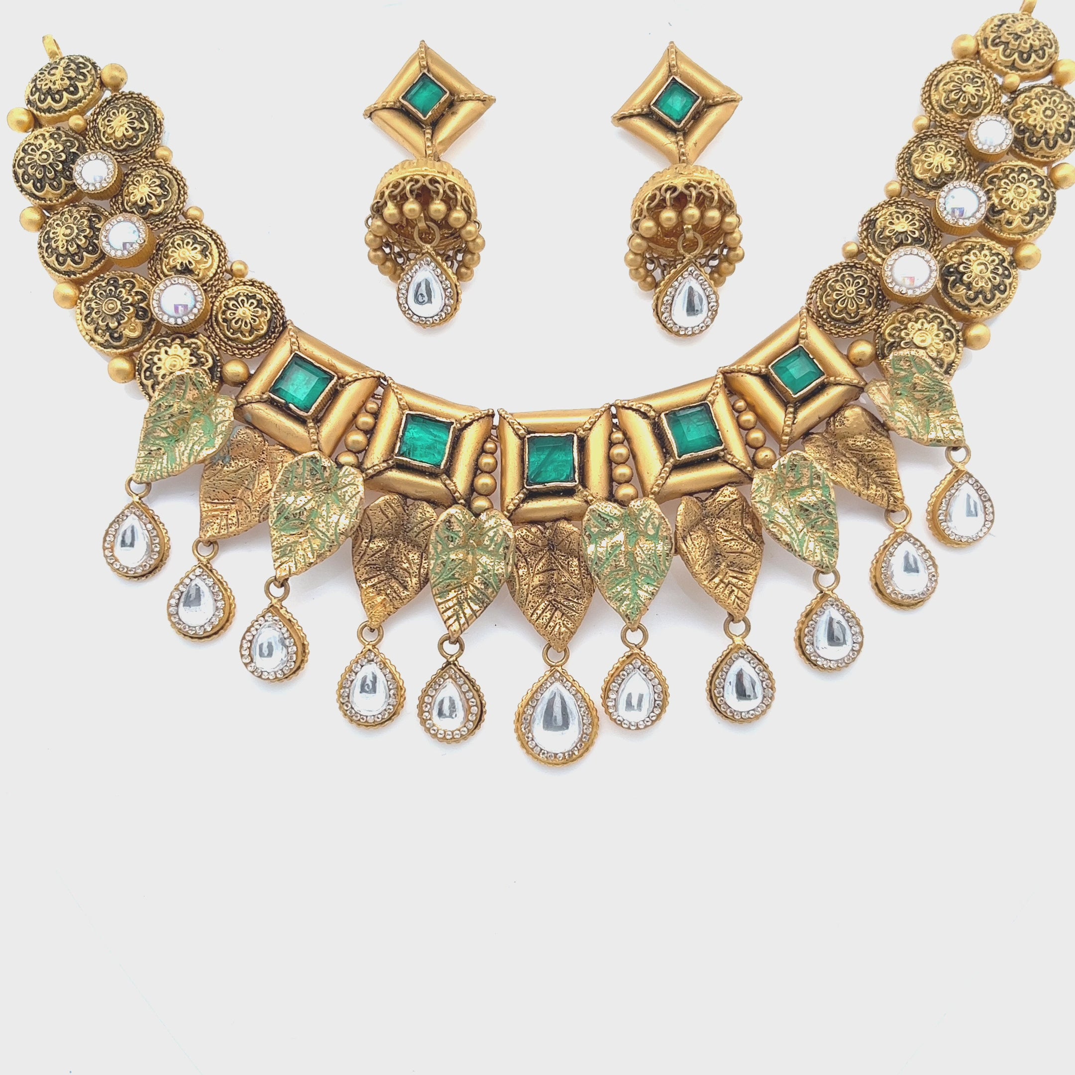 Ishita Gold Necklace
